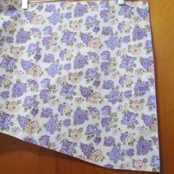 Floral Curtain Valance ~ Beige with purple flowers ~ 18-3/4 x 104" ~ Beautiful! - Picture 8 of 13